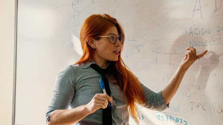 نرم افزار CRM برای آموزشگاه‌ها و مراکز آموزشی