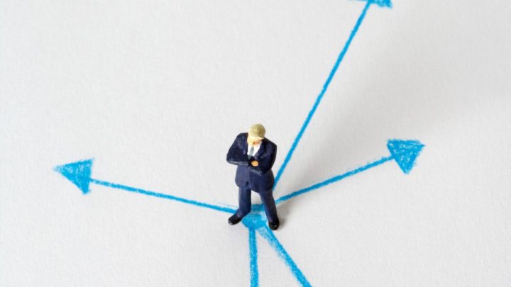 نرم افزار CRM آماده یا اختصاصی؛ کدام برای کسب‌وکار شما مناسب‌تر است؟
